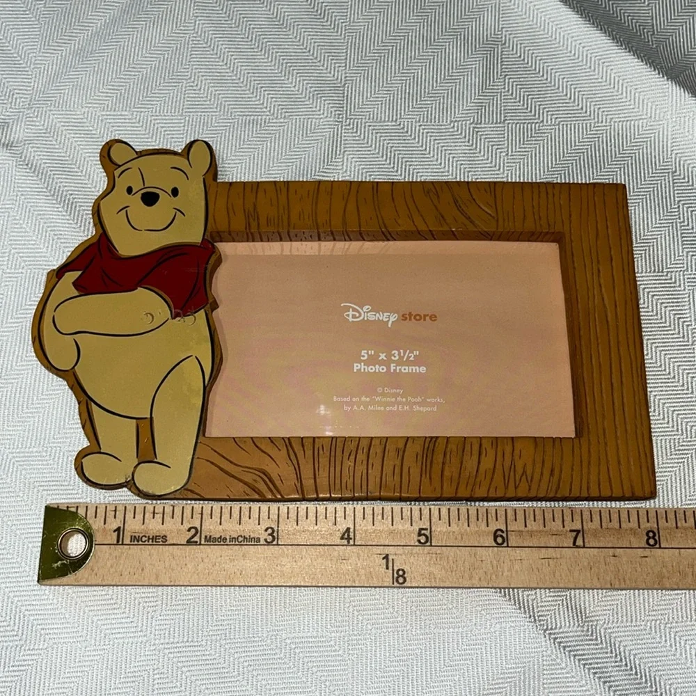 Disney Store Winnie the Pooh Picture Frame Holds 5” x 3 1/2” Picture‎